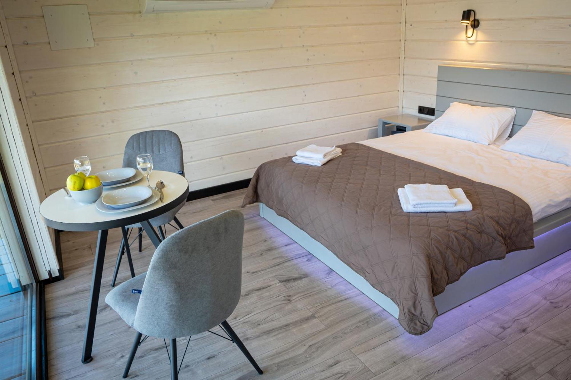 Lisoviy Zatyshok, Z Vidkrutum Litnim Baseynom Hotel Slavske Buitenkant foto