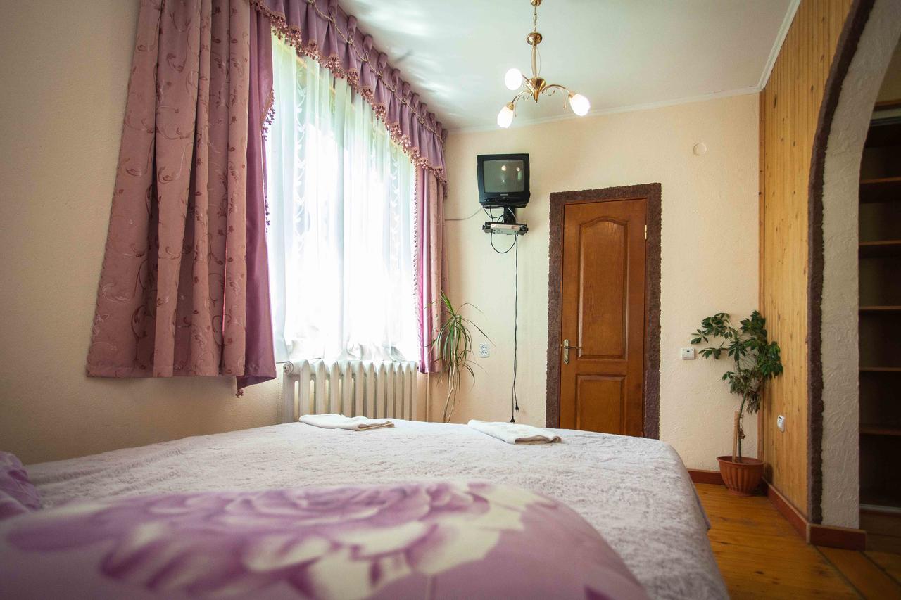 Lisoviy Zatyshok, Z Vidkrutum Litnim Baseynom Hotel Slavske Buitenkant foto
