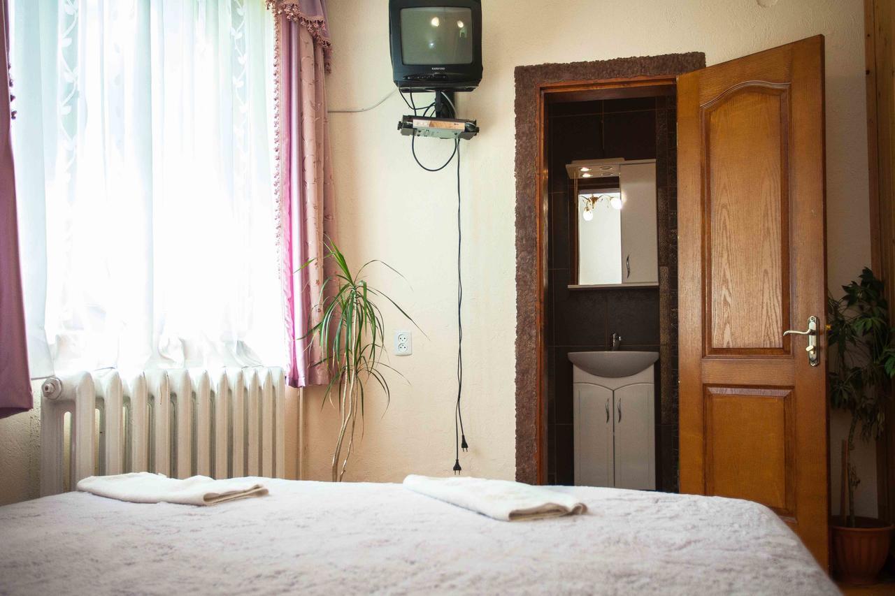 Lisoviy Zatyshok, Z Vidkrutum Litnim Baseynom Hotel Slavske Buitenkant foto